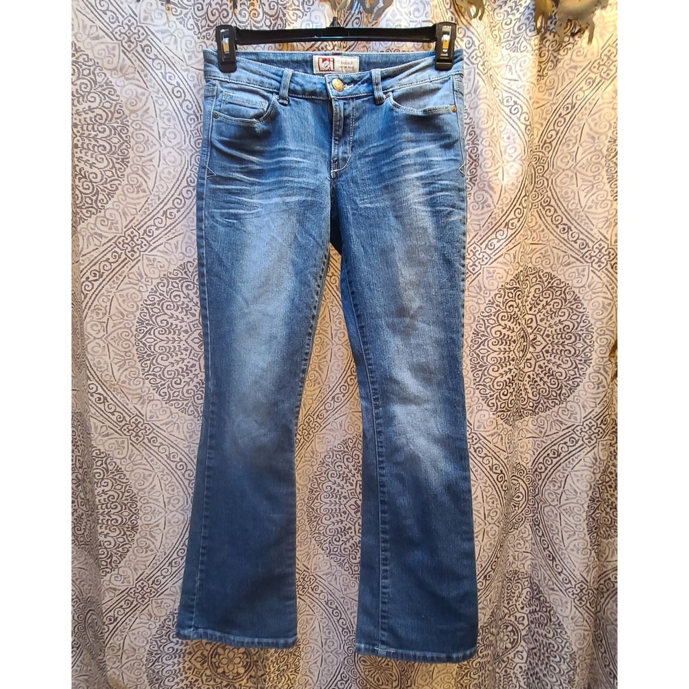 LEI Ashley Jeans Women Size 7 Blue Low Rise Bootcut Medium Wash Embroidered